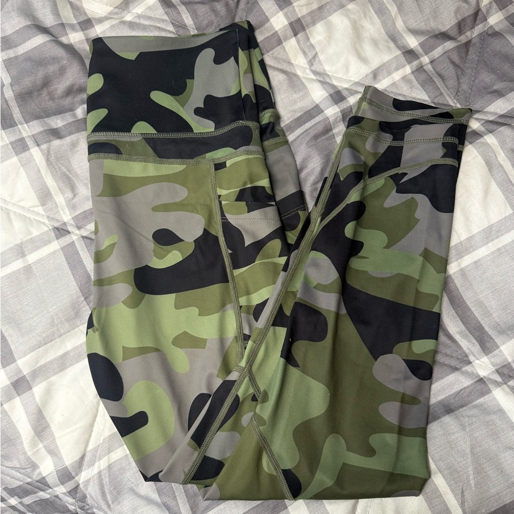 ZYIA Active Green and Black Camouflage Leggings